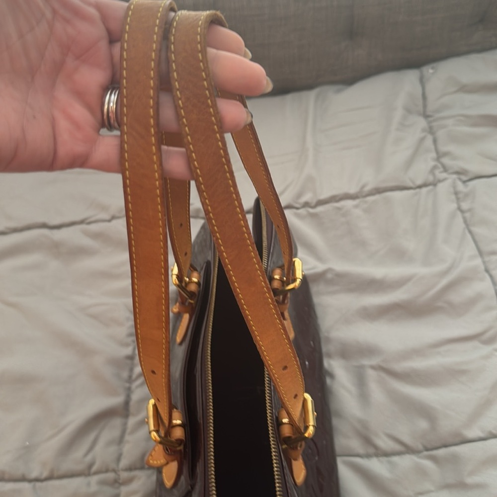 Authentic Louis Vuitton Mono Vernis Rosewood Avenue- Amarante - Picture 12 of 17
